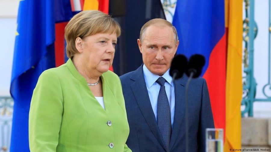 Ангела Меркель возмущена действиями Путина в то время, как Навальный находится в коме