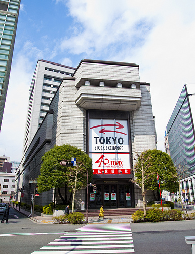 Токийская биржа остановила торги на целый день из-за худшего сбоя в истории